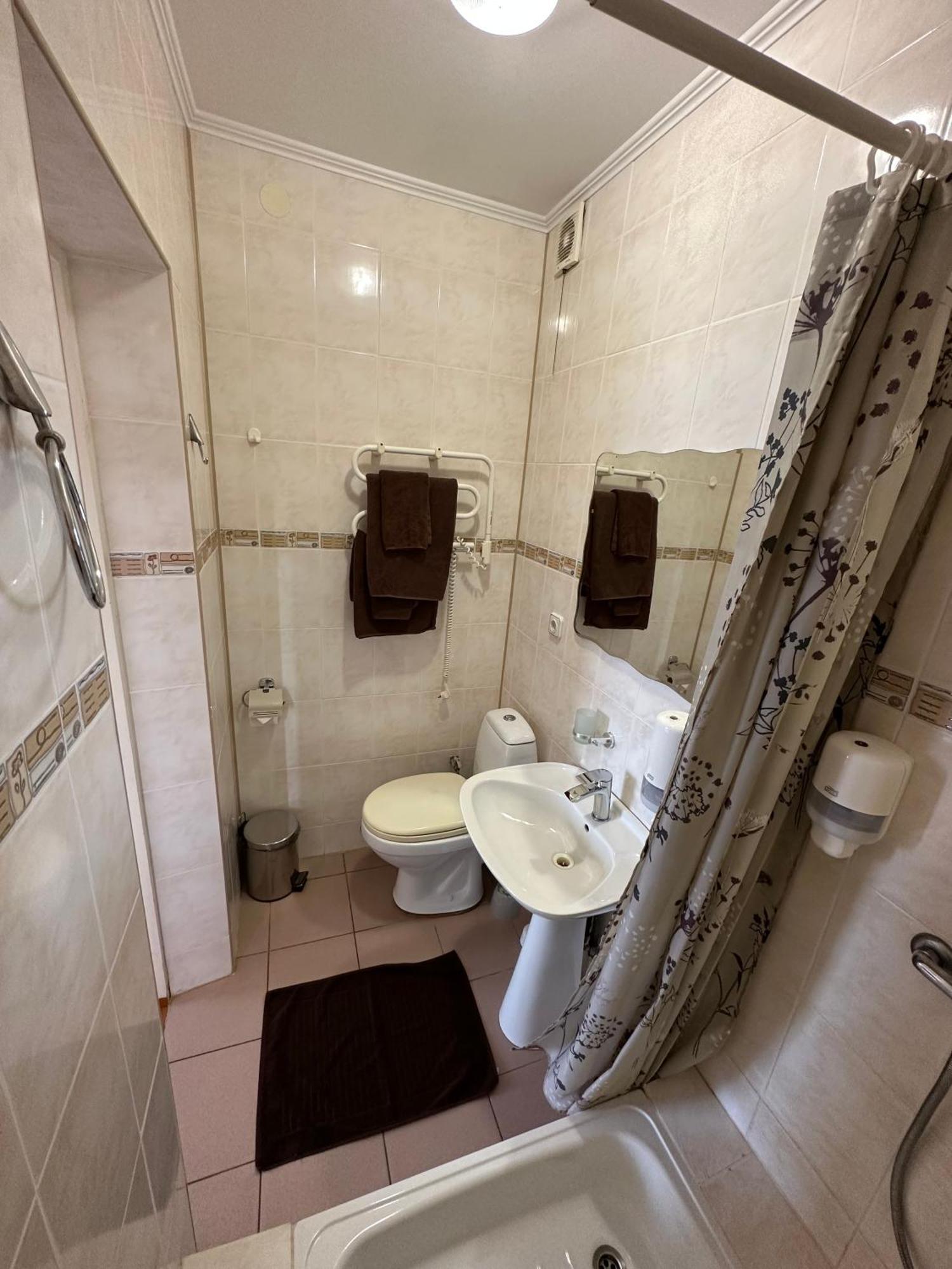 Radi Hotel Broceni Ngoại thất bức ảnh